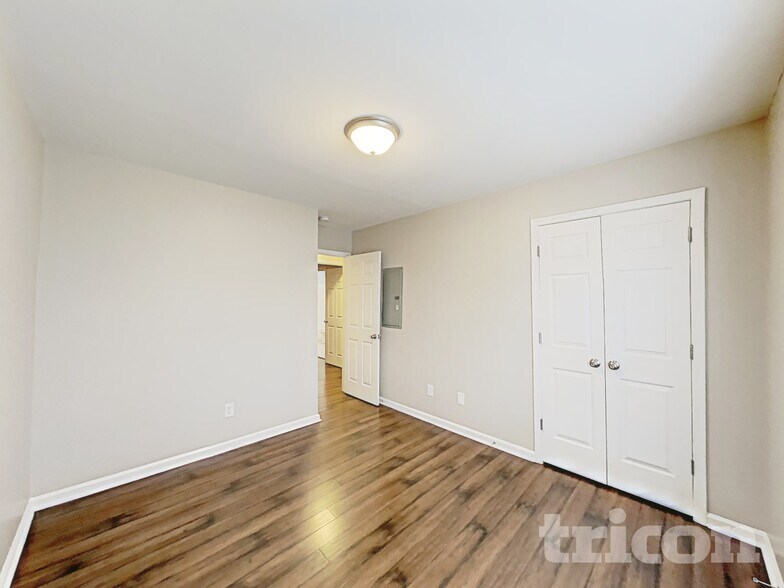 Building Photo - 3012 Brittany Dr