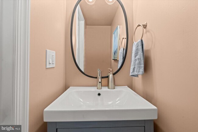 Building Photo - 134 35th St NE