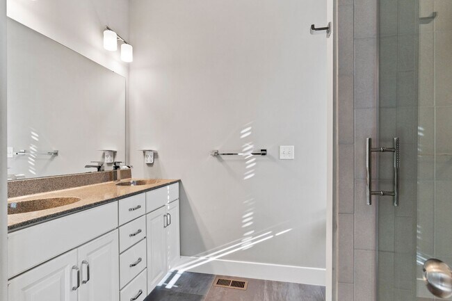 Building Photo - Stunning Single Family in Mechanicsburg