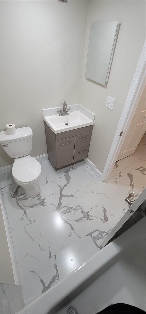 Building Photo - 2771 Riverside Dr