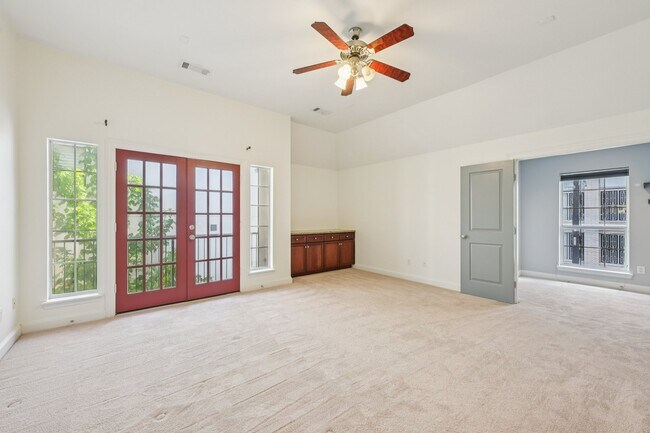 Building Photo - 1515 Oakdale St