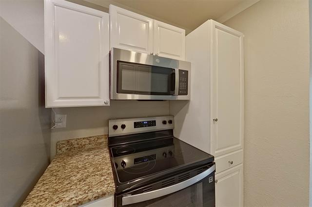 Building Photo - 4204 Pepperbush Dr
