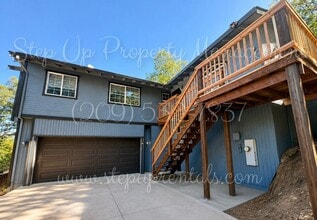 Building Photo - 21767 Longeway Rd