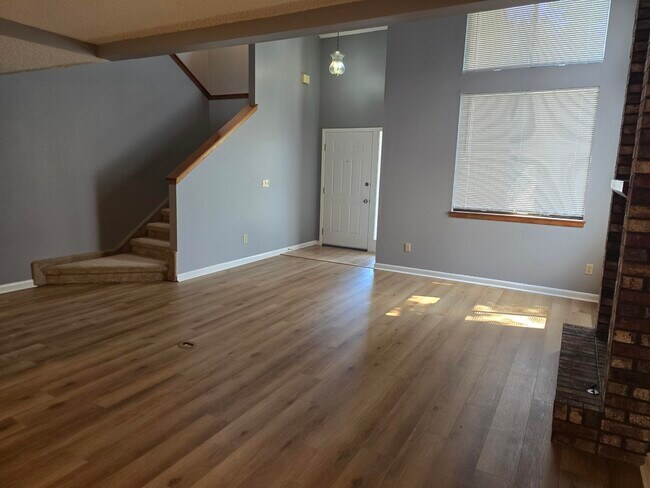 Building Photo - 3929 Balsam Dr