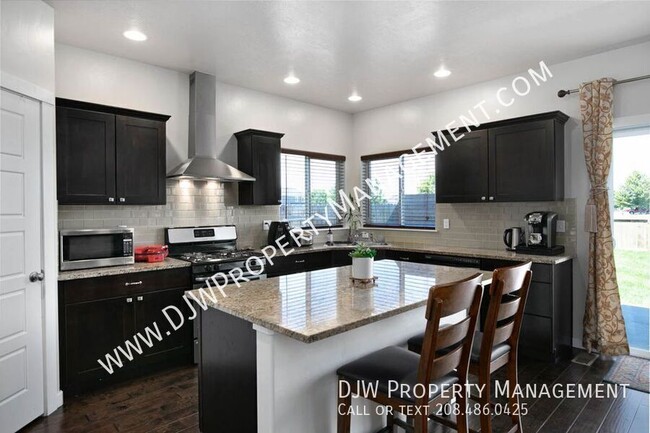 Building Photo - 5218 N Zamora Way