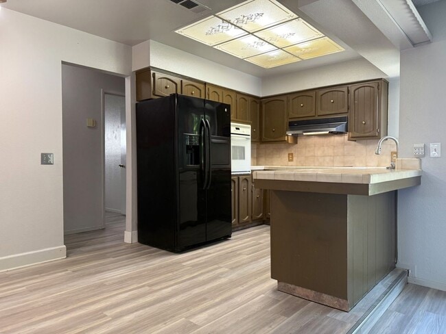 Building Photo - 3 bedroom/2 bathroom home AVAILABLE NOW!!!!