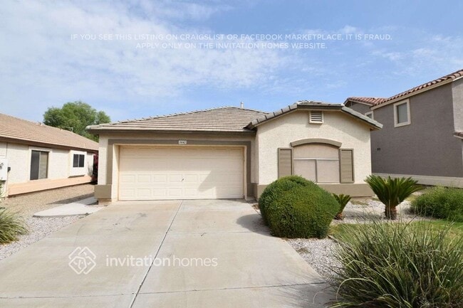 Building Photo - 11442 E Pronghorn Ave