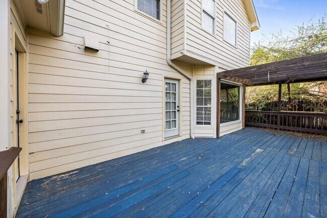 Building Photo - 1114 Rivershyre Dr