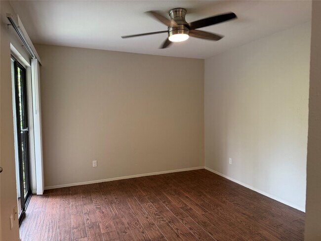 Building Photo - 3300 Pebblebrook Dr