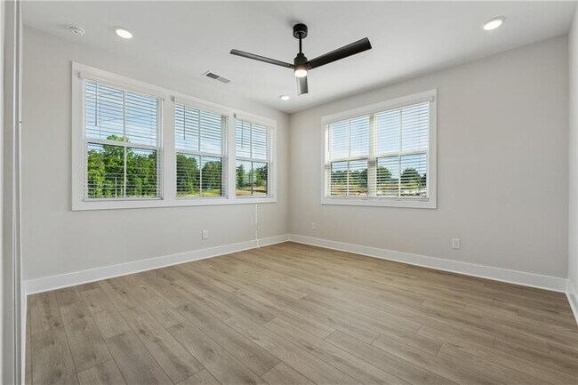 Building Photo - 2500 Northwinds Pkwy