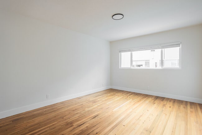 Building Photo - 1211 Detroit N St