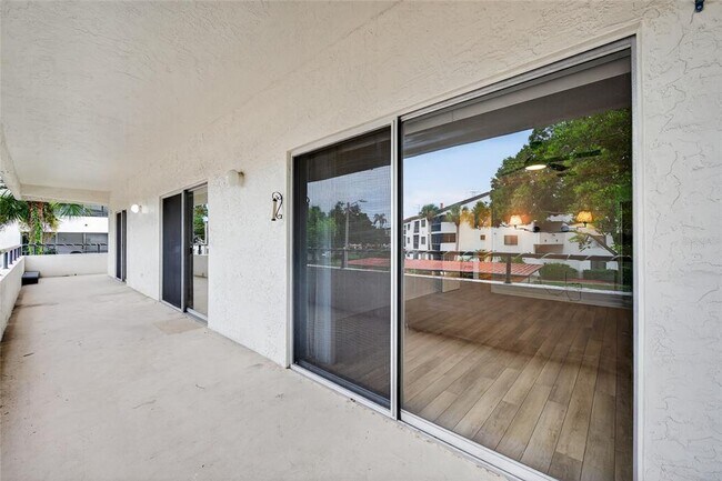 Building Photo - 2583 Countryside Blvd