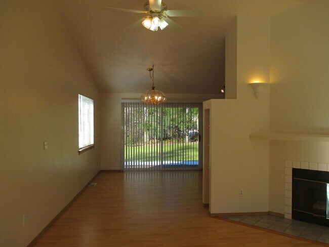 Building Photo - Howell.R-3809/11