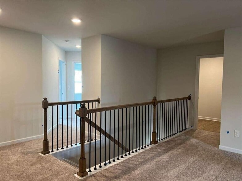 Building Photo - 420 Pt Pl Dr