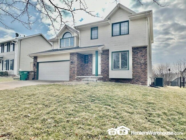 Building Photo - 2048 Walnut St