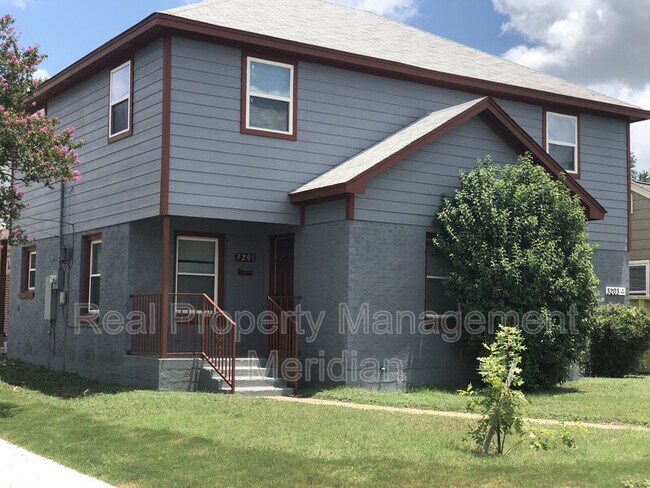 Primary Photo - 3201 McCart Ave