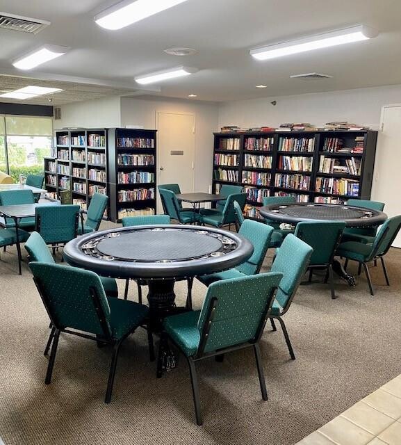 Building Photo - 927 Sun Acres Ln