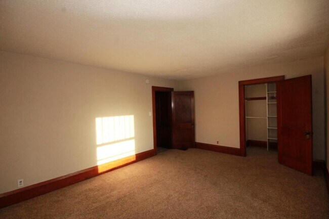 Building Photo - 910 / 912 N 4th St