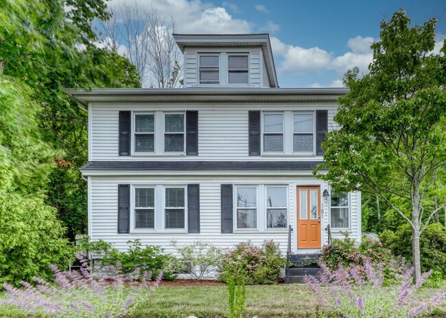 Building Photo - 181 Main St