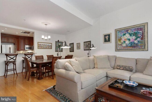 Building Photo - 2200 17th St NW