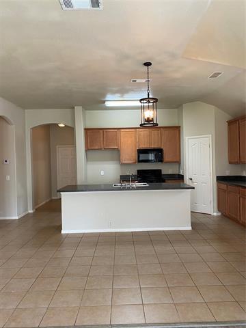 Building Photo - 656 Minkel Dr