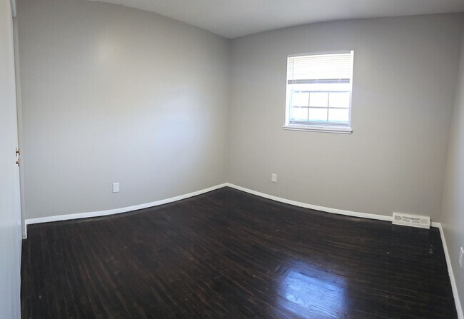 Building Photo - 24496 Clareshire Dr