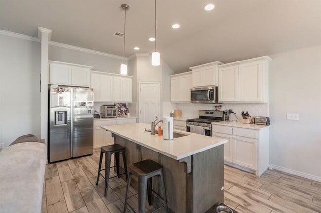 Building Photo - Nearly New Piedmont Home