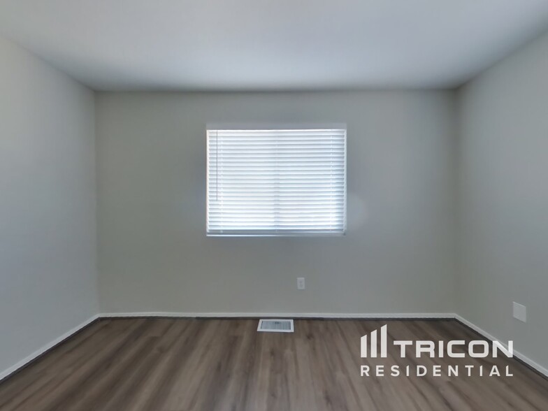 Building Photo - 931 Knox Ct NE