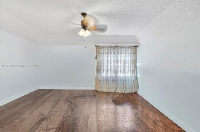 Building Photo - 11698 Briarwood Cir