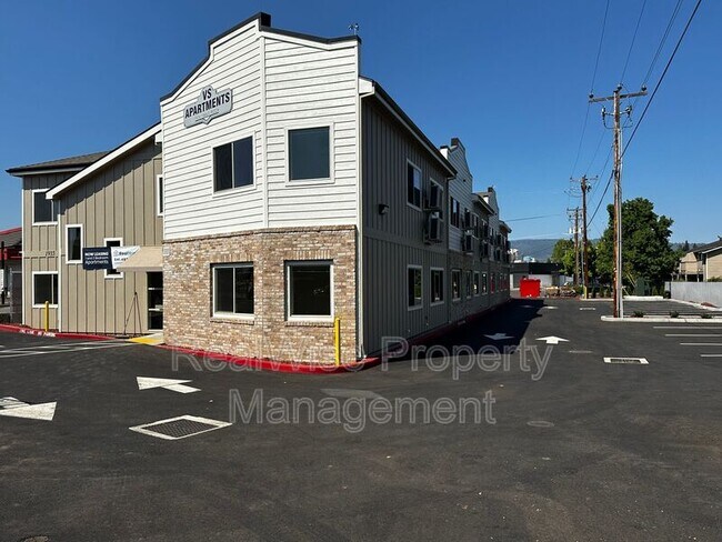 Building Photo - 1935 Table Rock Rd