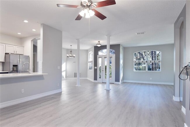 Building Photo - 2560 Tall Maple Loop