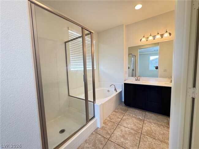 Building Photo - 6208 Yankee Spring St