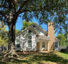 Building Photo - Gorgeous 3 Bedroom Greenacres Home