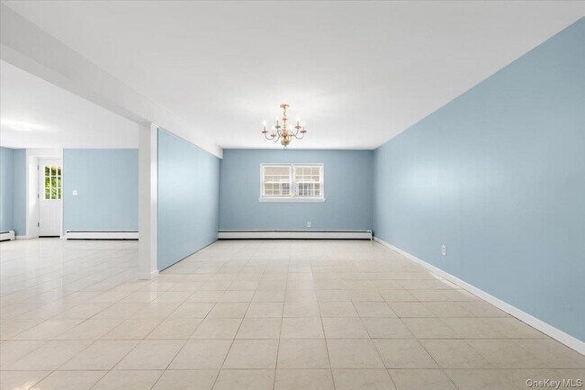 Building Photo - 649 White Plains Rd