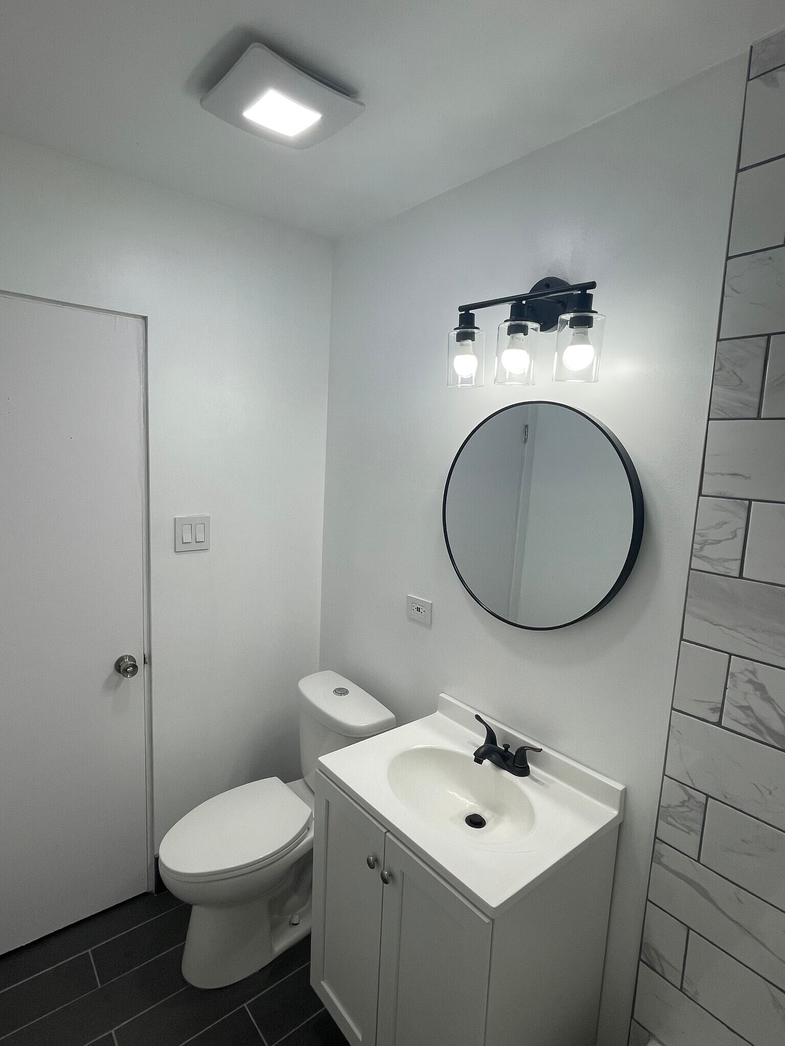 Building Photo - 148 E Quincy St