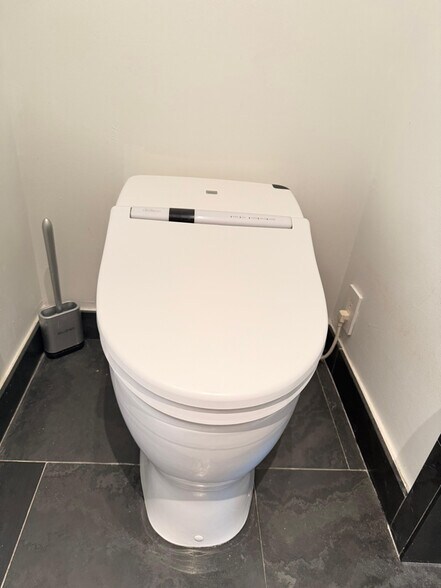 Building Photo - 900 Biscayne Blvd