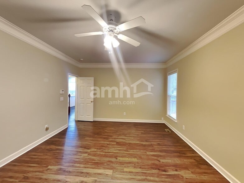 Building Photo - 1725 Woodland Pointe Dr