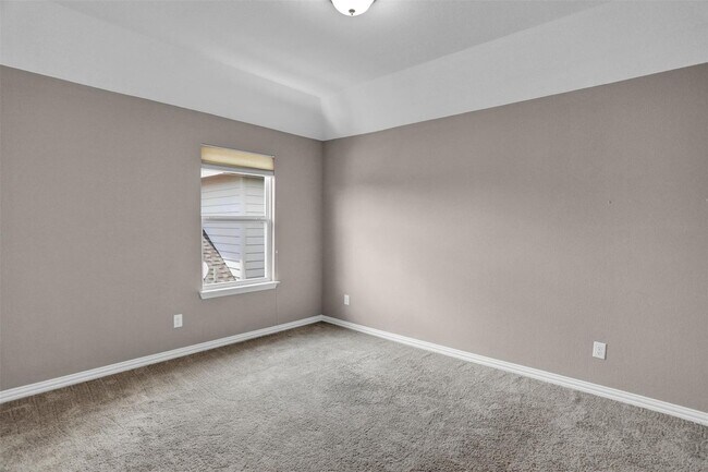 Building Photo - Located in McKinney's desirable Erwin Farms, this beautiful home exudes modern elegance and pract...