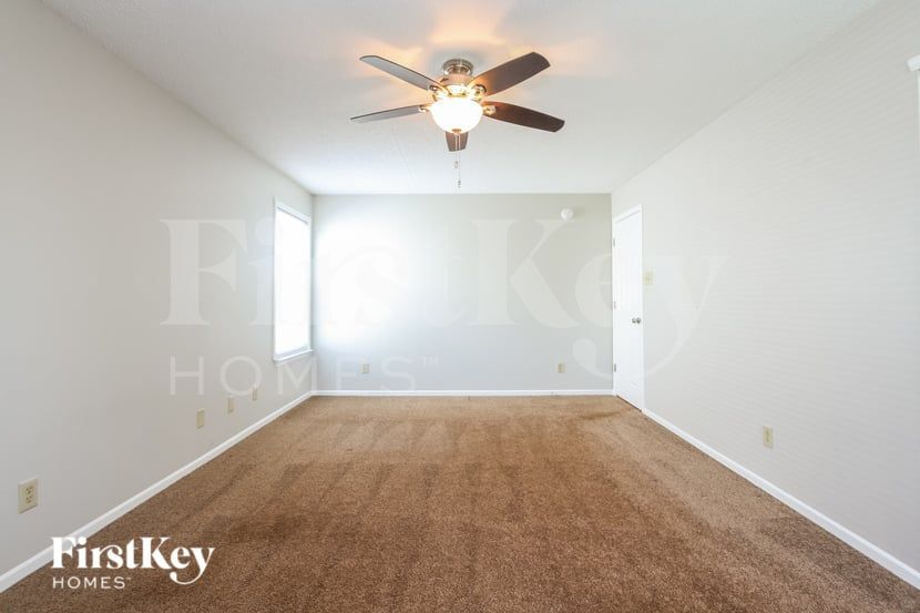 Building Photo - 6632 Sonesta Dr
