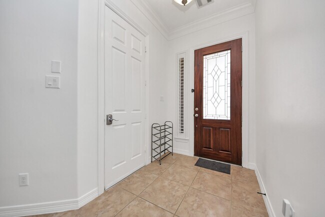 Building Photo - 1510 Olive Park