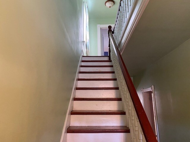 Building Photo - 221 E Potomac St