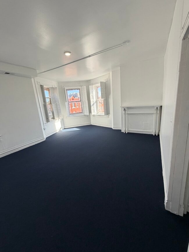 Building Photo - 2 Bedroom Penthouse