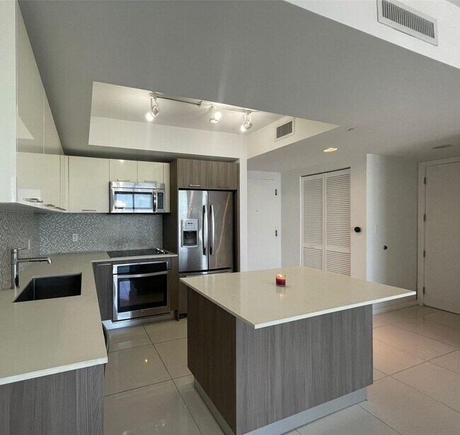 Building Photo - 5168 NW 84th Ave