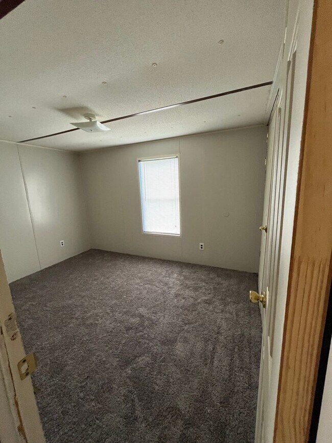 Building Photo - Mobile home for rent