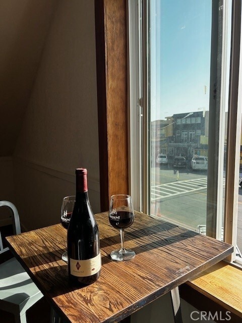 Building Photo - 158 N Ocean Ave