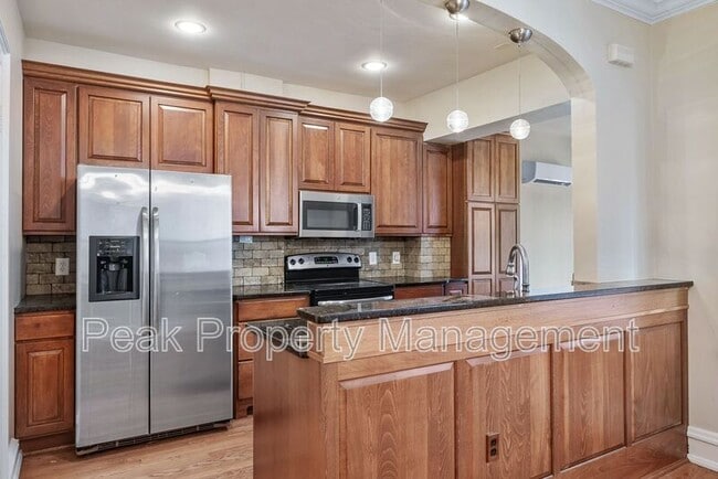 Building Photo - 3307 Grove Ave