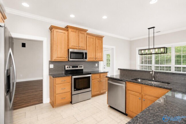 Building Photo - 103 Tudor Pl