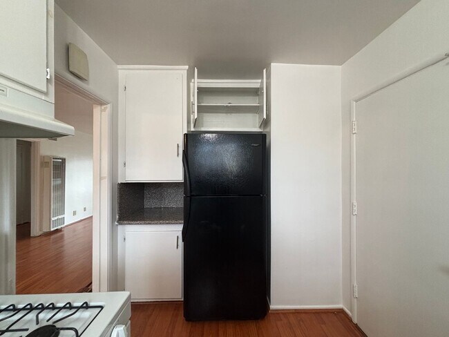 Building Photo - Chevy Chase, 719-729