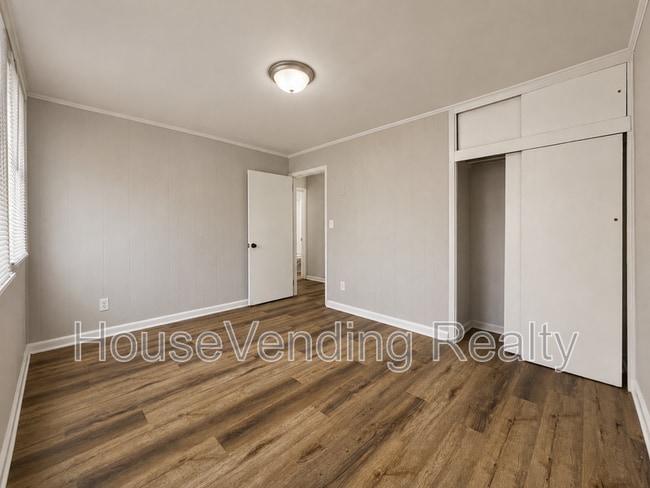 Building Photo - 2221 Compton Dr