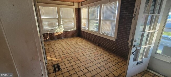 Building Photo - 1301 13th St